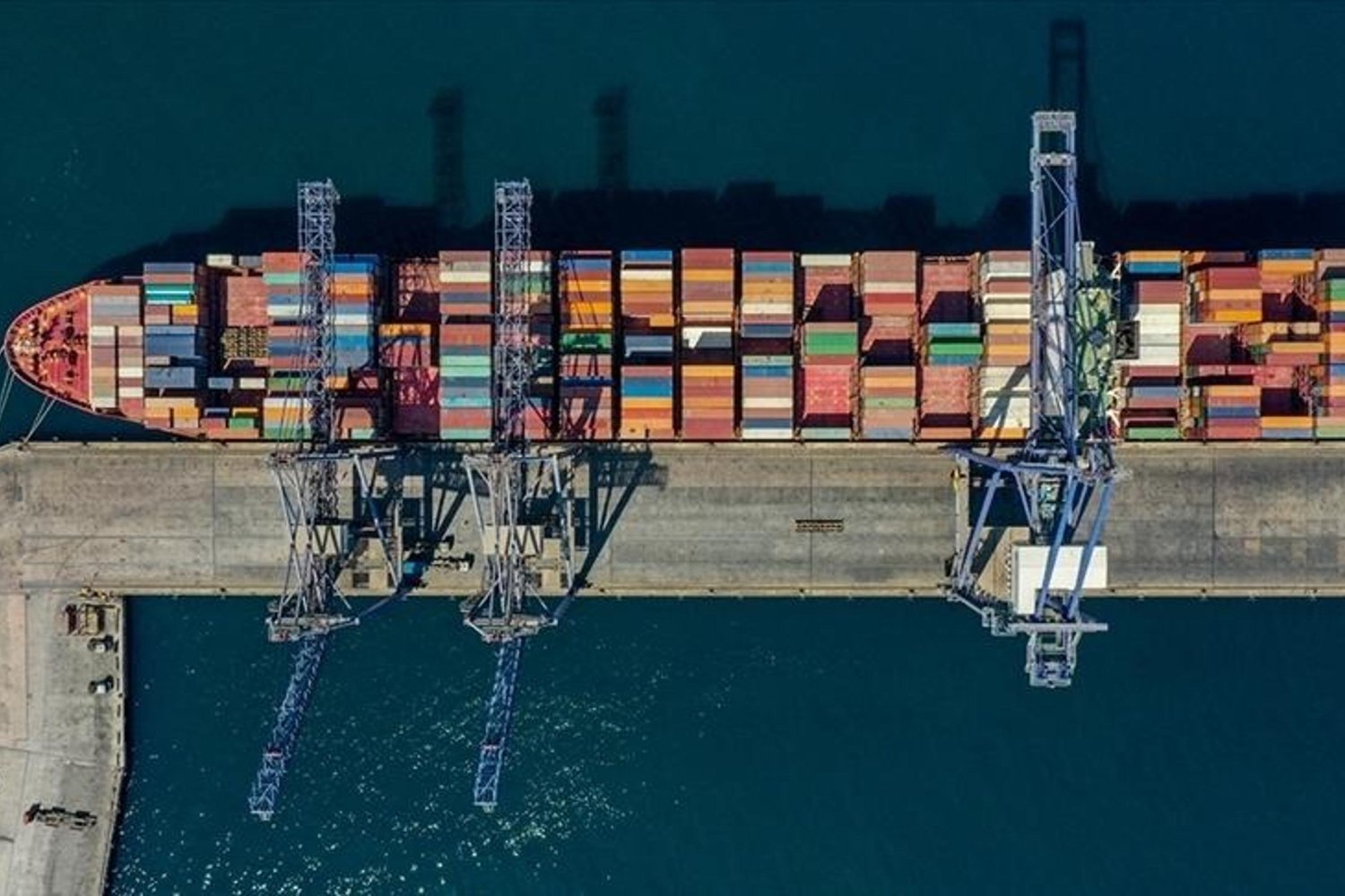 Türkiye'nin İhracatı 273 Milyar Dolarla Rekor Kırdı: Deniz ve Kara Yolu Öne Çıkıyor