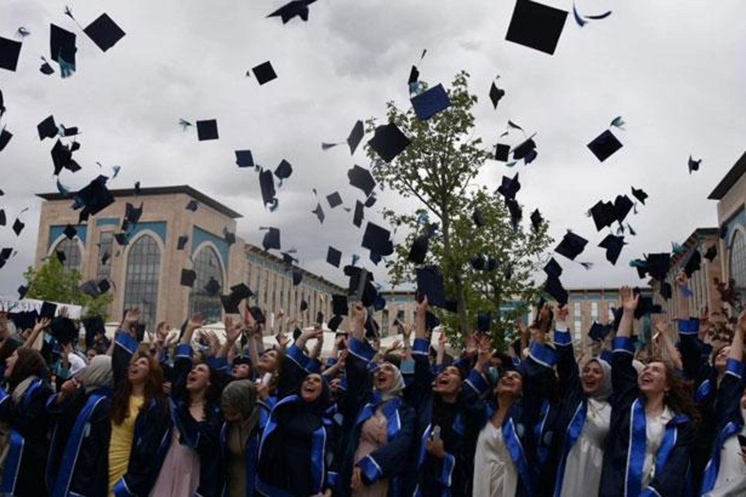 YÖK'ten Yeni Eğitim Modeli: Üniversite 3 Yılda Tamamlanacak! Sosyal Bilimlere Odaklı Güncel Düzenleme