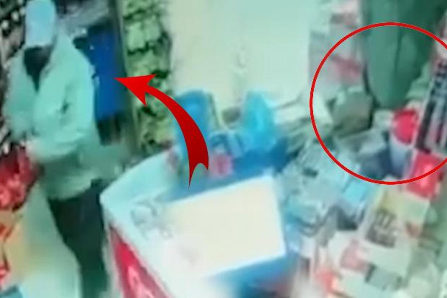 Arnavutköy'de SMA Hastası Zeynep'in Bağış Kutusu Çalındı - Güvenlik Kamerası Şok Edici Anları Yansıtıyor