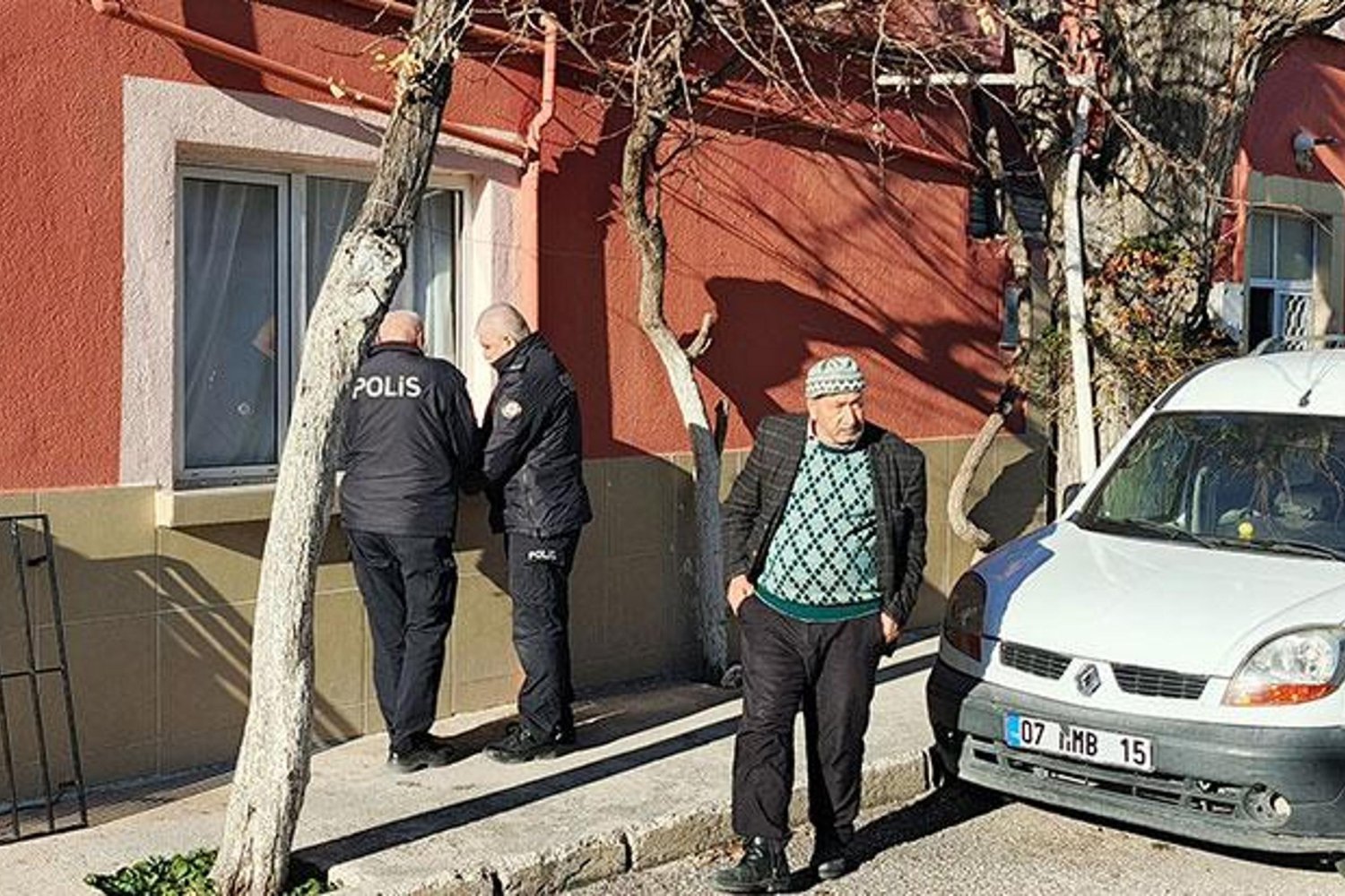 İstanbul'da Şok Ölüm: Yalnız Yaşayan Güzin Avcı Hayatını Kaybetti