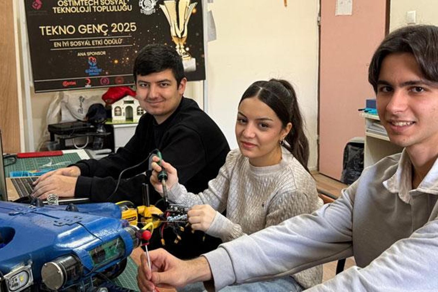 TEKNOFEST 2025: Sevgi Evlerinden Öğrencilerin Su Altı Aracı Başarısı