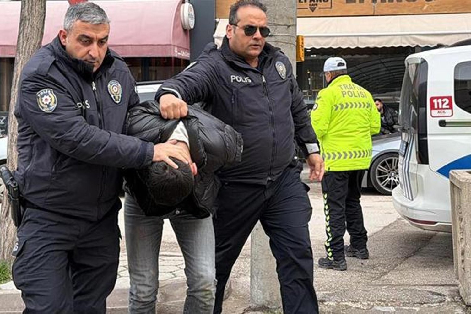 Eskişehirde Feci Kaza: 3 Ölü, Sürücü Tutuklandı