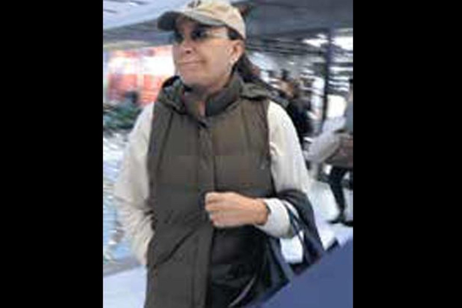 Ünlü Sanatçı Yılbaşı Alışverişinde Görüldü: Acelem Var Dedi