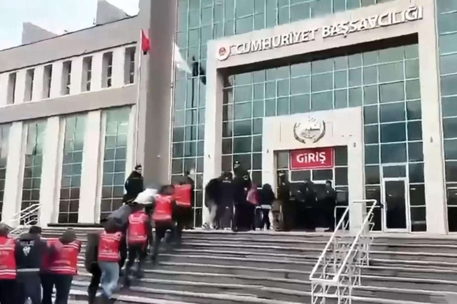 Dolandırıcılık Operasyonu: 84 Şüpheli Tutuklandı, 46 Milyon TL Vurgun