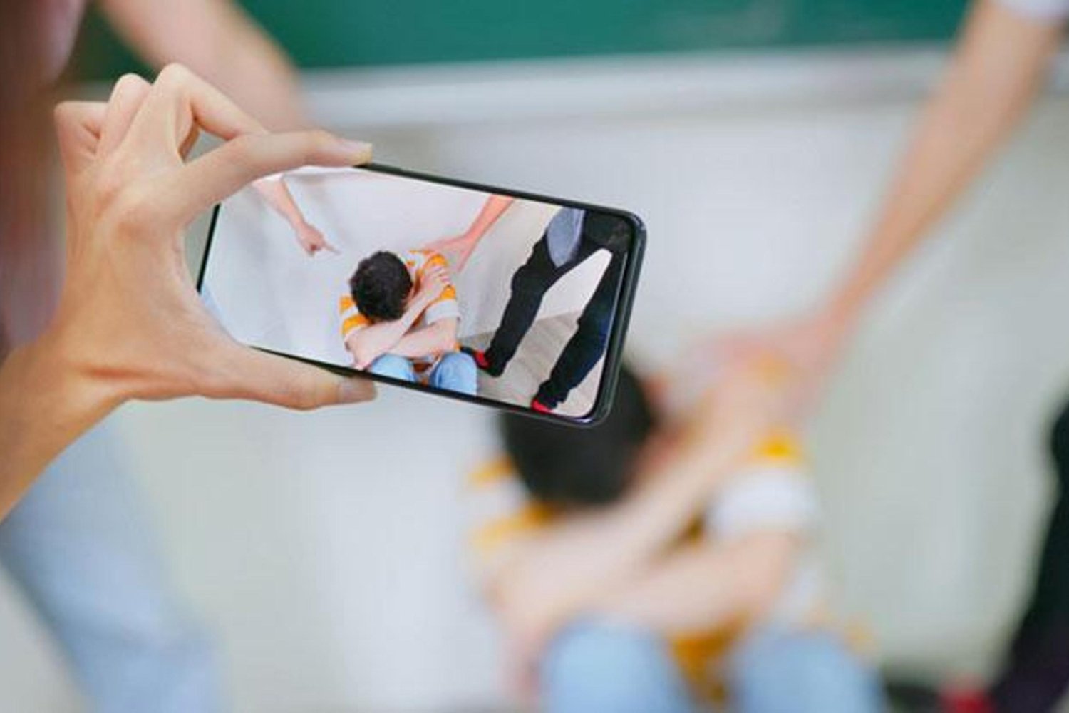 Akran Zorbalığına Elektronik Kelepçe ile Çözüm: İstanbul'da Cesur Karar