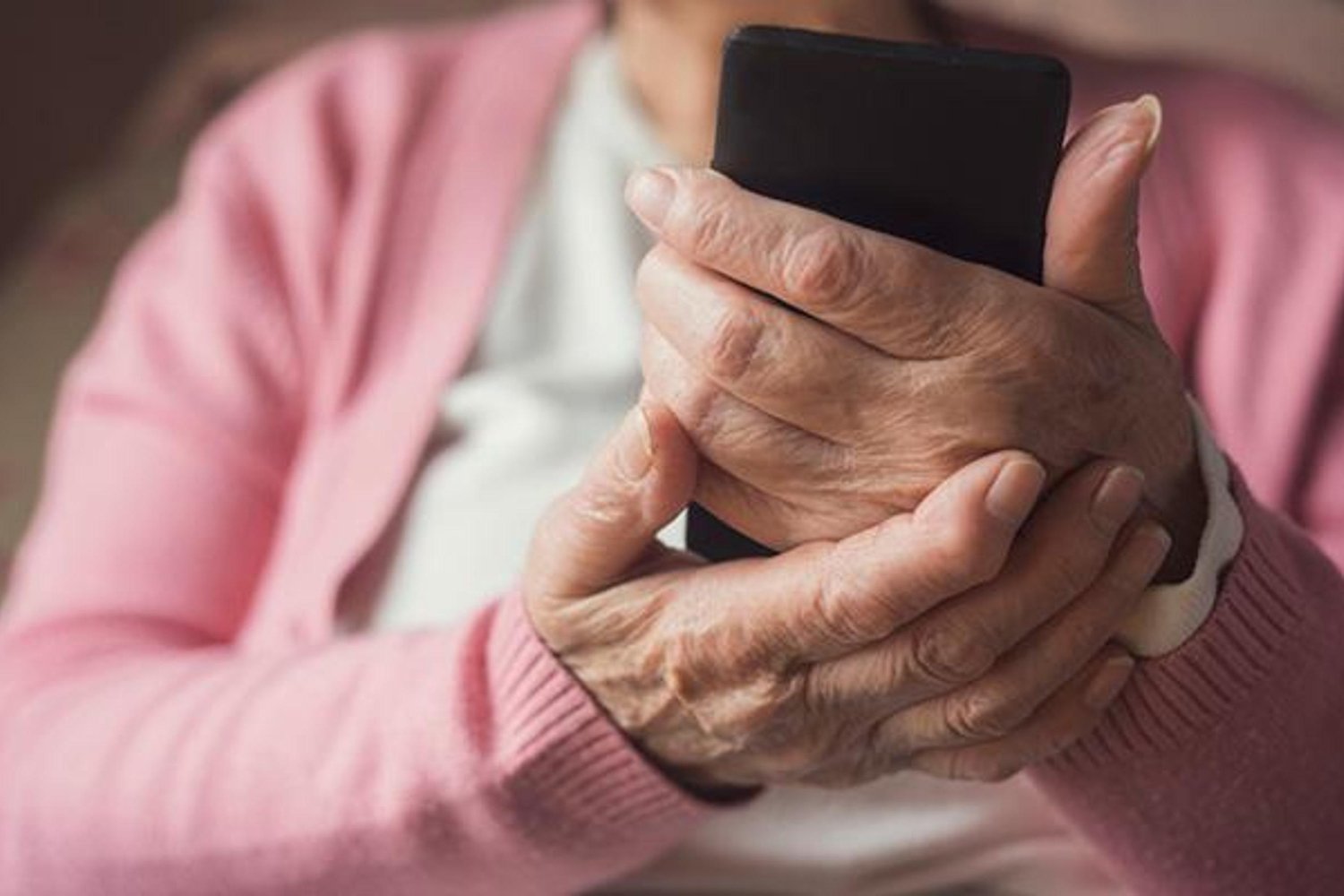 Almanya'da Polis Yardım Hattını 200 Kez Arayan Kadın Şoke Etti