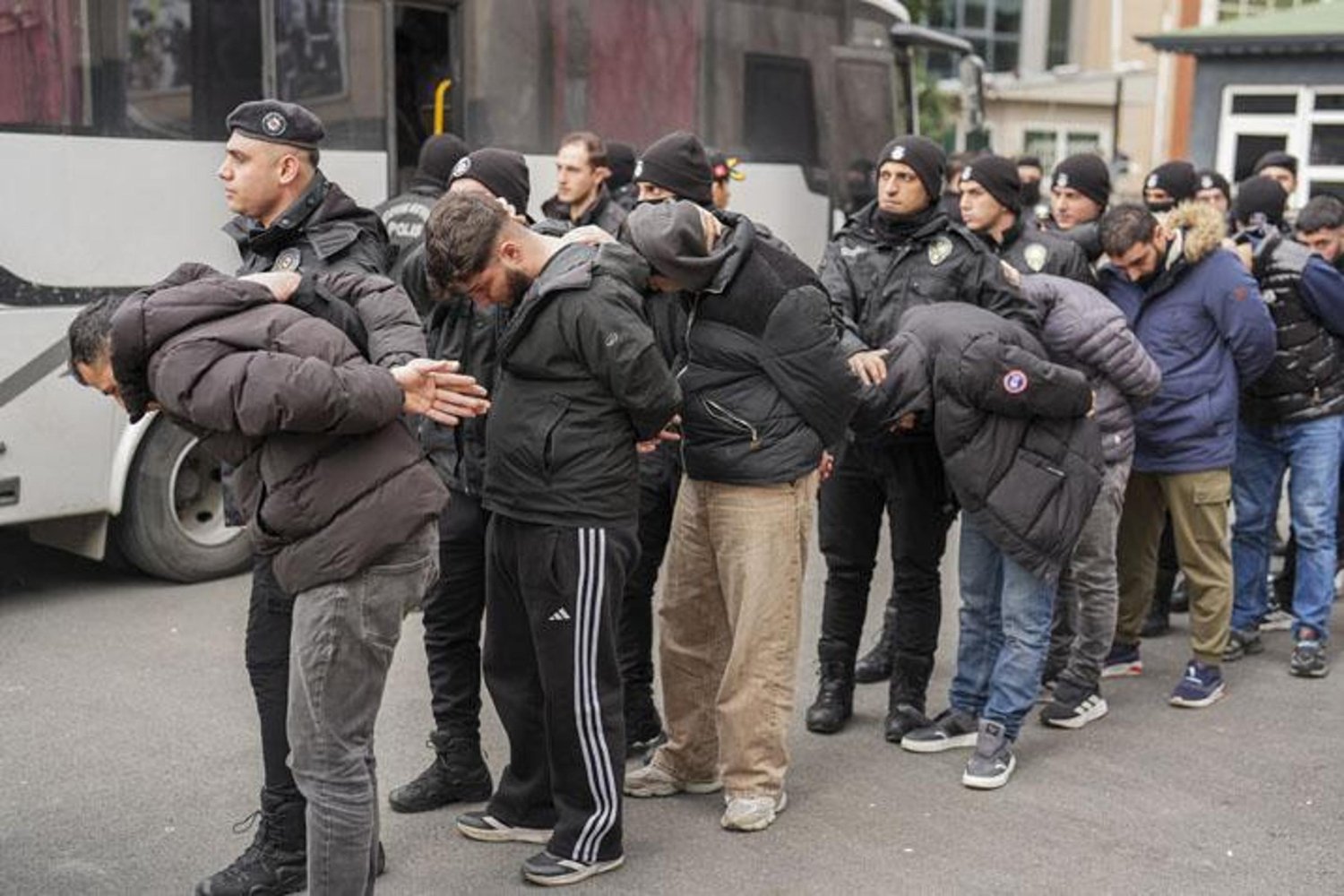 İstanbul'daki Suç Örgütüne Darbe: 55 Eylemlik Operasyon ve Yurt Dışı Takipleri