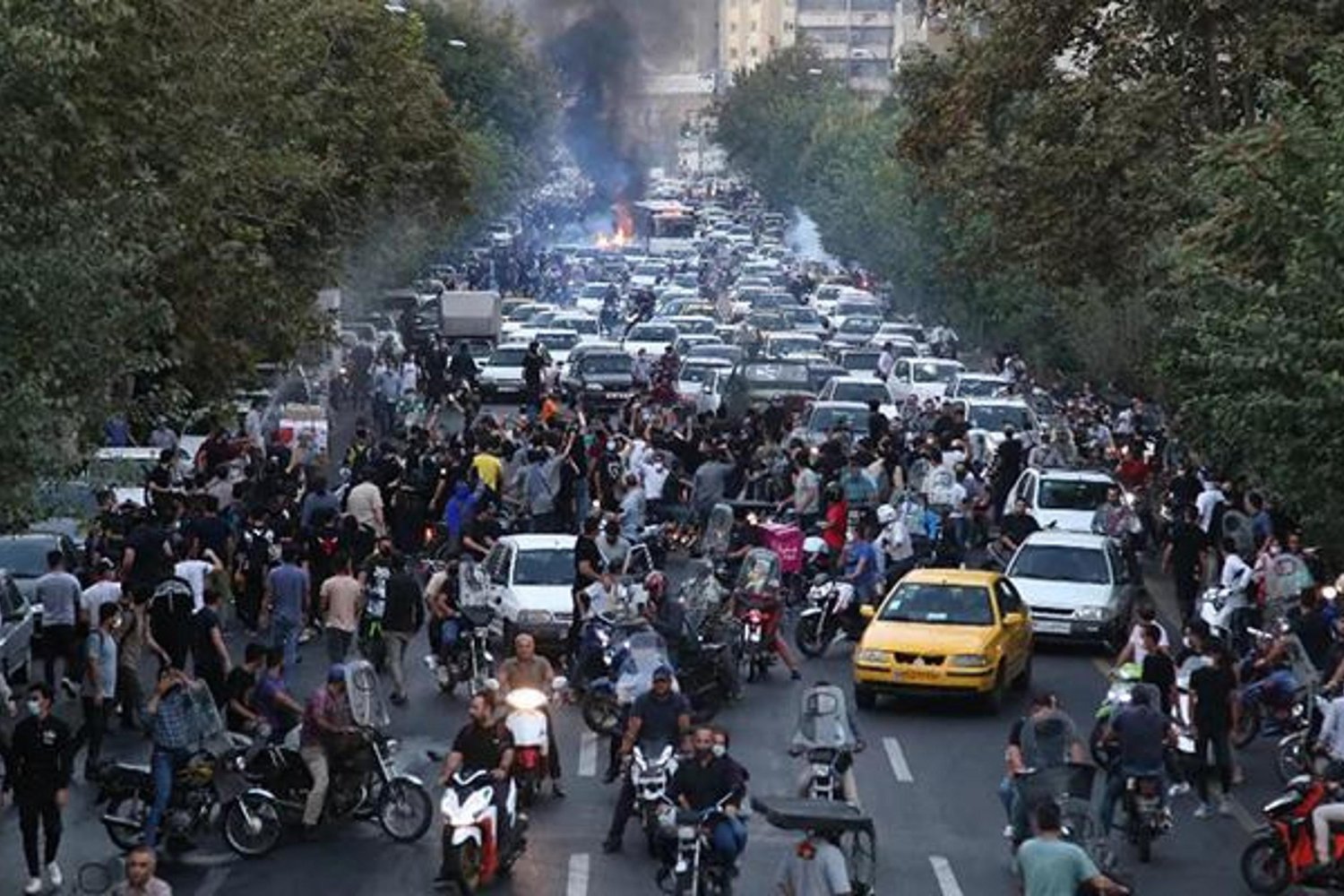 ABD Uyarısı: İran’dan Derhal Ayrılın, Güvenliğinizi Sağlayın!