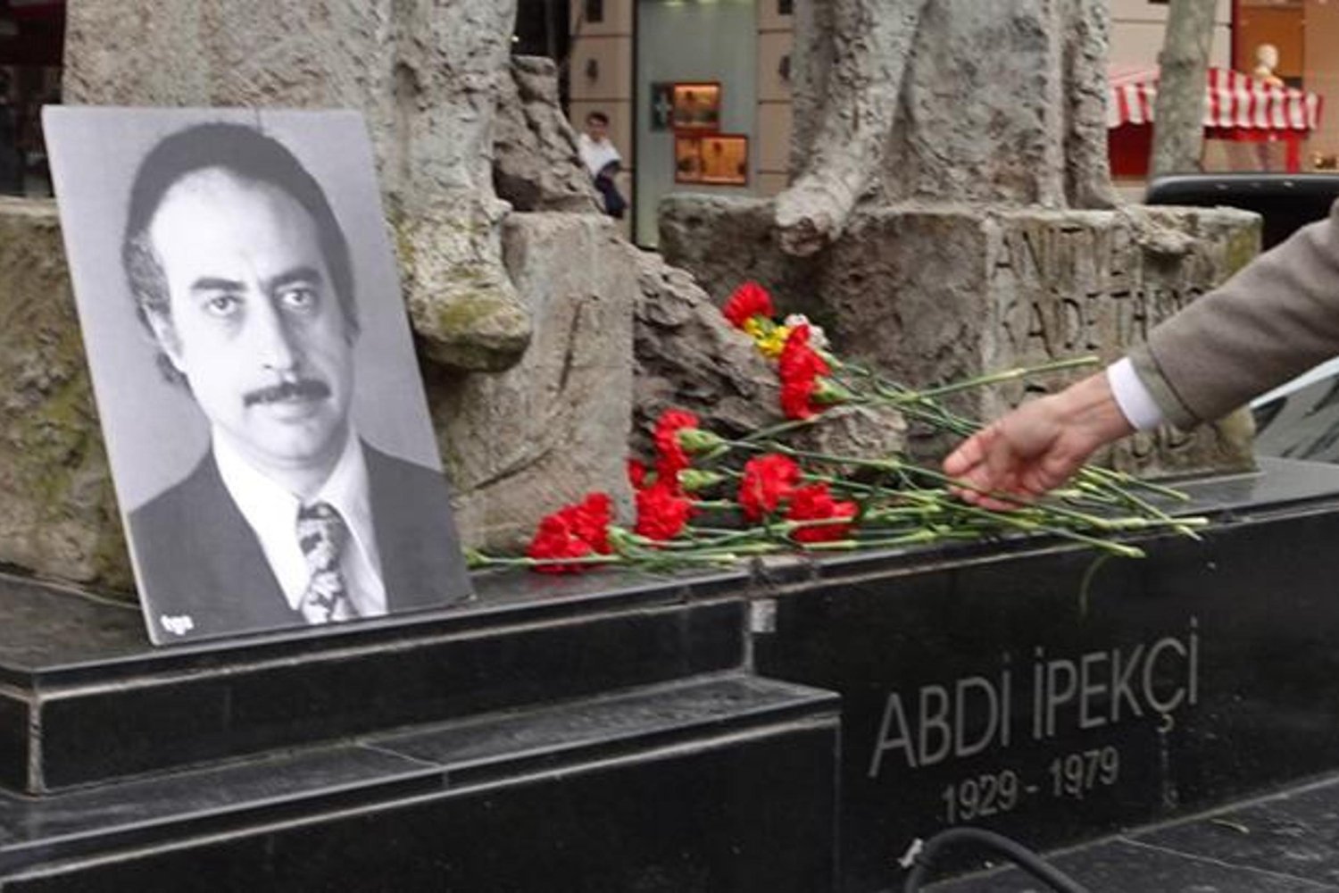 Abdi İpekçi Anıldı: Türk Medyasının Efsane Gazetecisi İçin Anma Törenleri