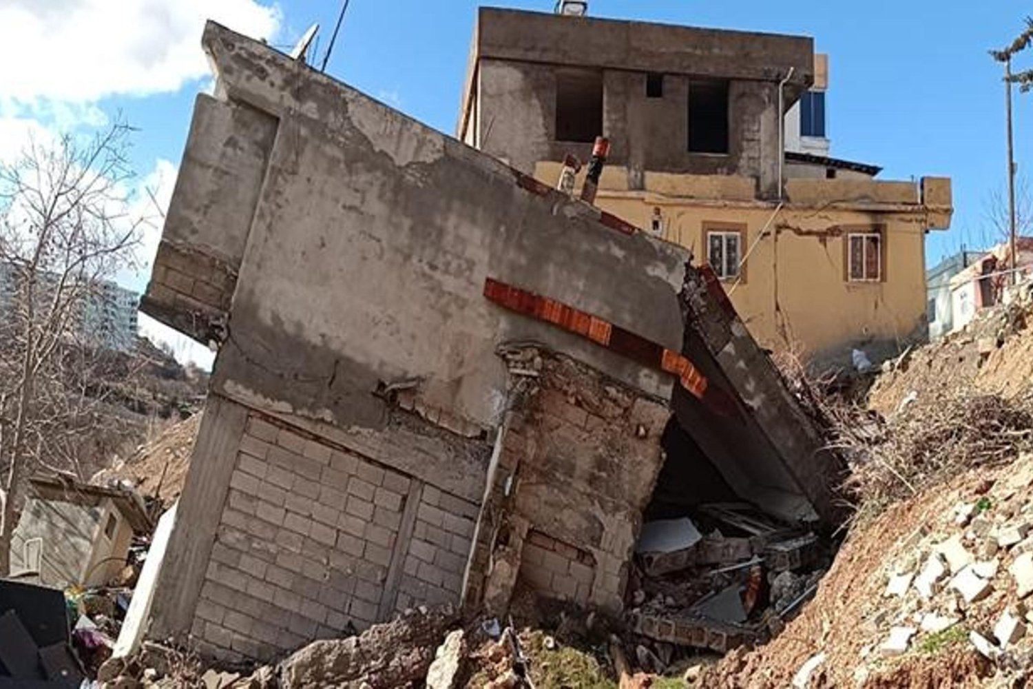 Adıyaman'da Aşırı Yağış Sonrası Ev Çöktü Güvenlik Önlemleri Alındı