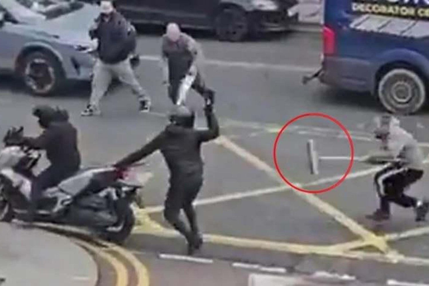 Londra'da Silahlı Soygun Girişimi Vatandaşların Müdahalesiyle Engellendi