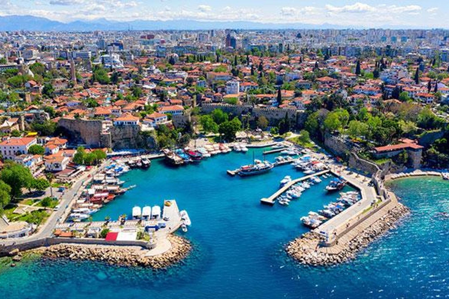 Antalya'nın 2025 ve 2026'da Turizm Rekorları: Yüzde 27 Transfer Artışıyla Zirvede