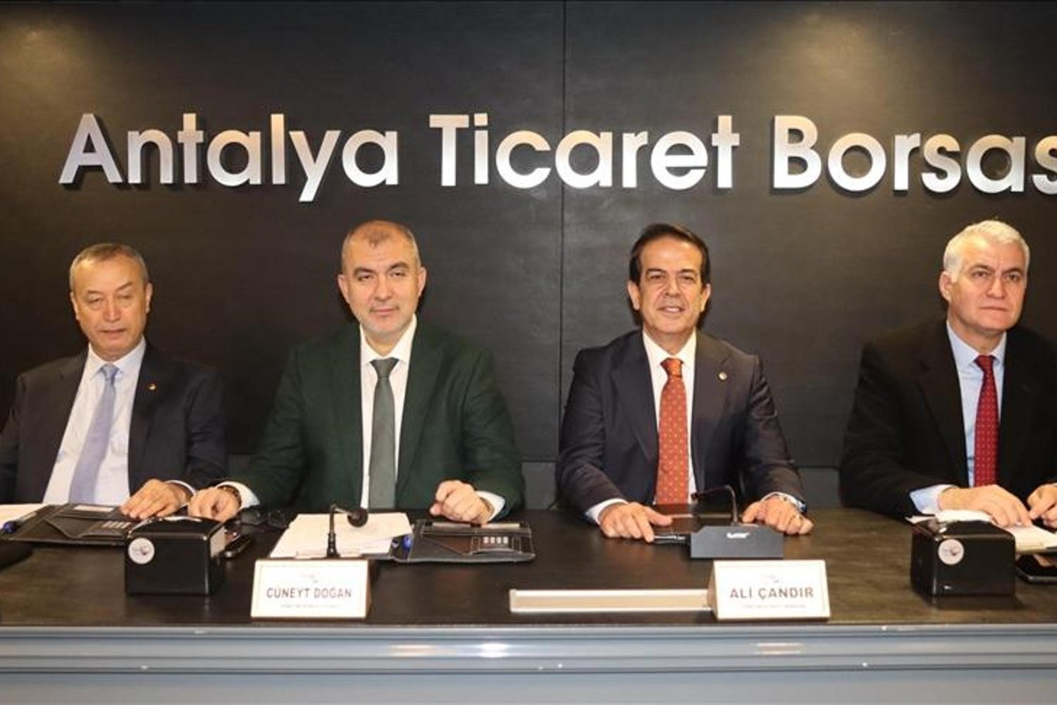 Antalya'daki Doğal Afetler ve Tarımsal Zararlar Vurgulandı