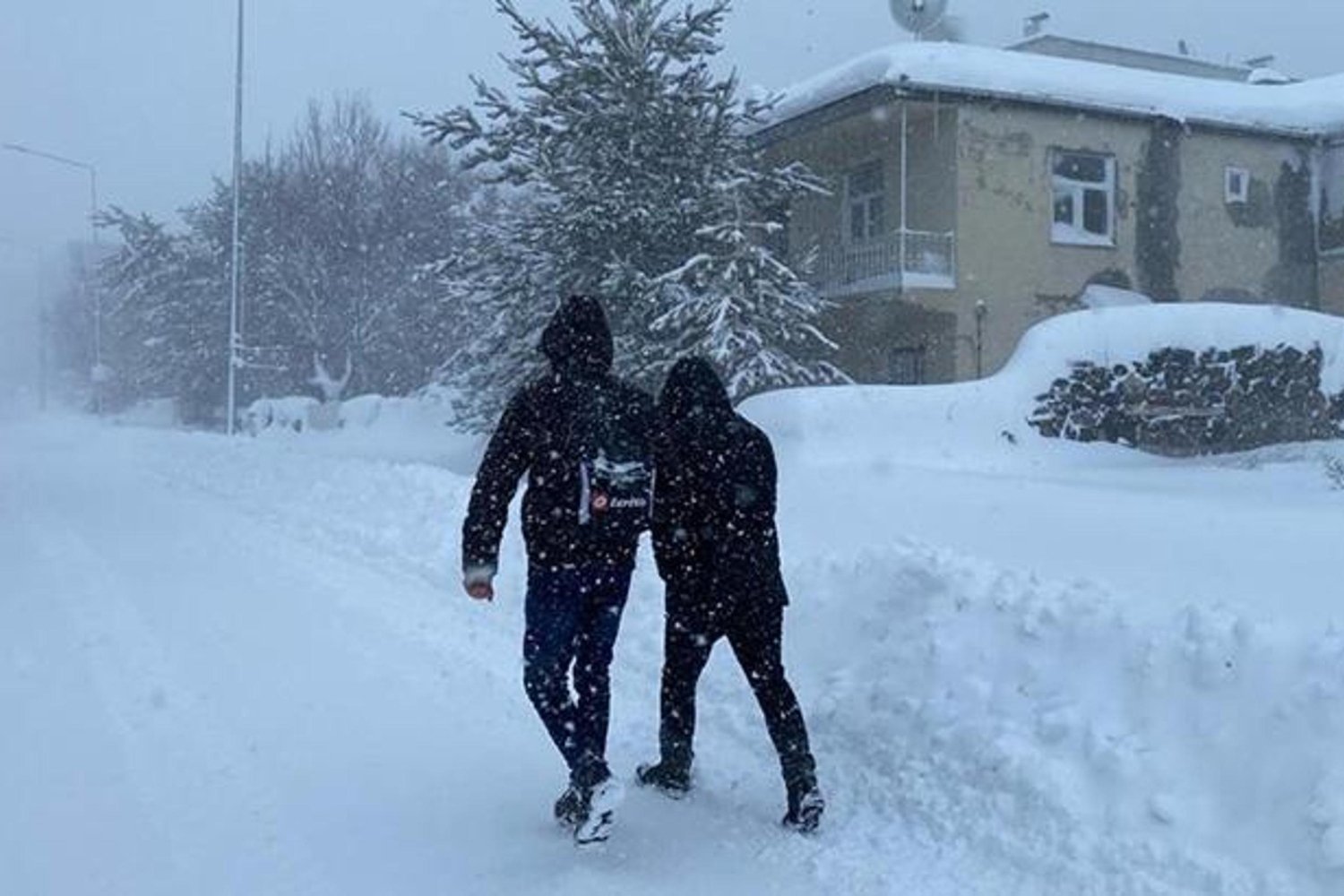 Yoğun Kar Sebebiyle İl’de Eğitime Bir Gün Ara Verildi