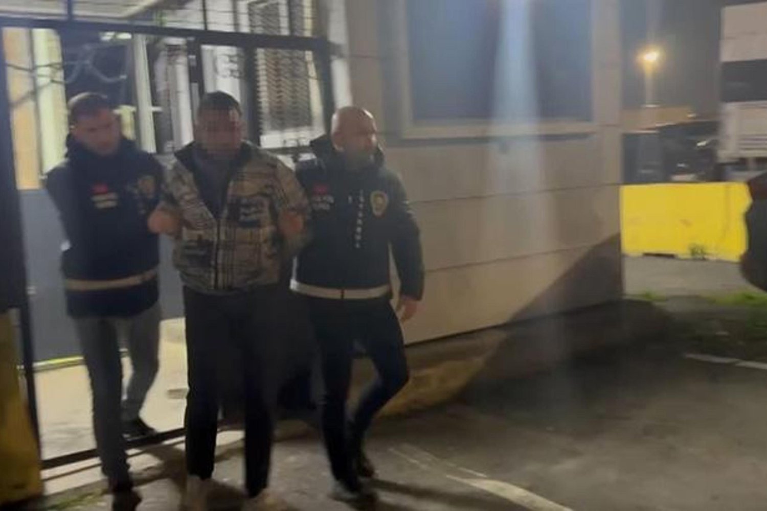 Bayrampaşa'da Faciadan Dönüş: Firar Ettiği Öğrenilen Mezarda Kapatıldı