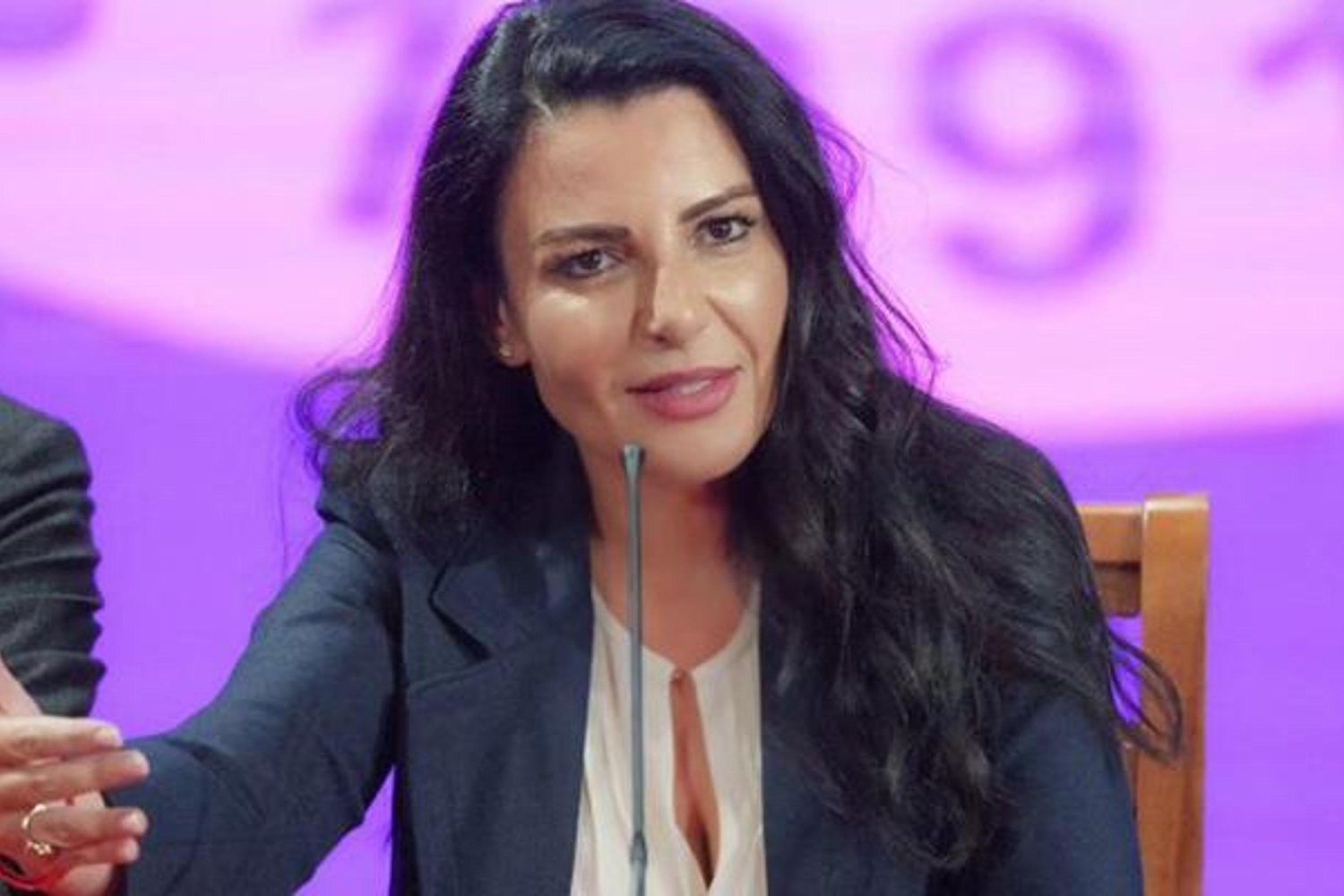 Arnavutlukta Hükümet Değişikliği: Yolsuzluk Suçlamalarıyla Sarsılan Bakanlar Listesi Güncellendi