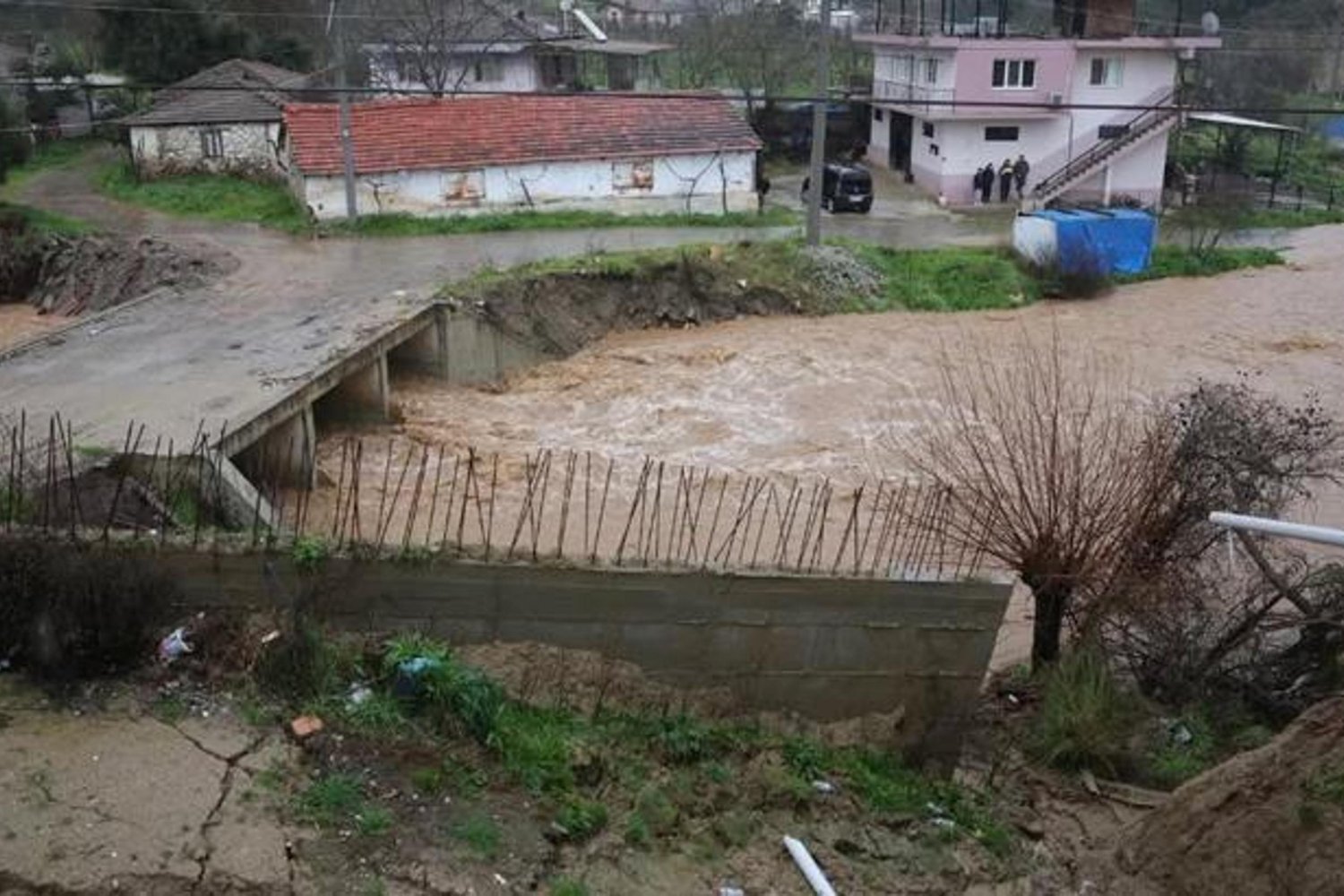 Aydın İncirliova'da Dere Taşması: 9 Ev Tahliye Edildi