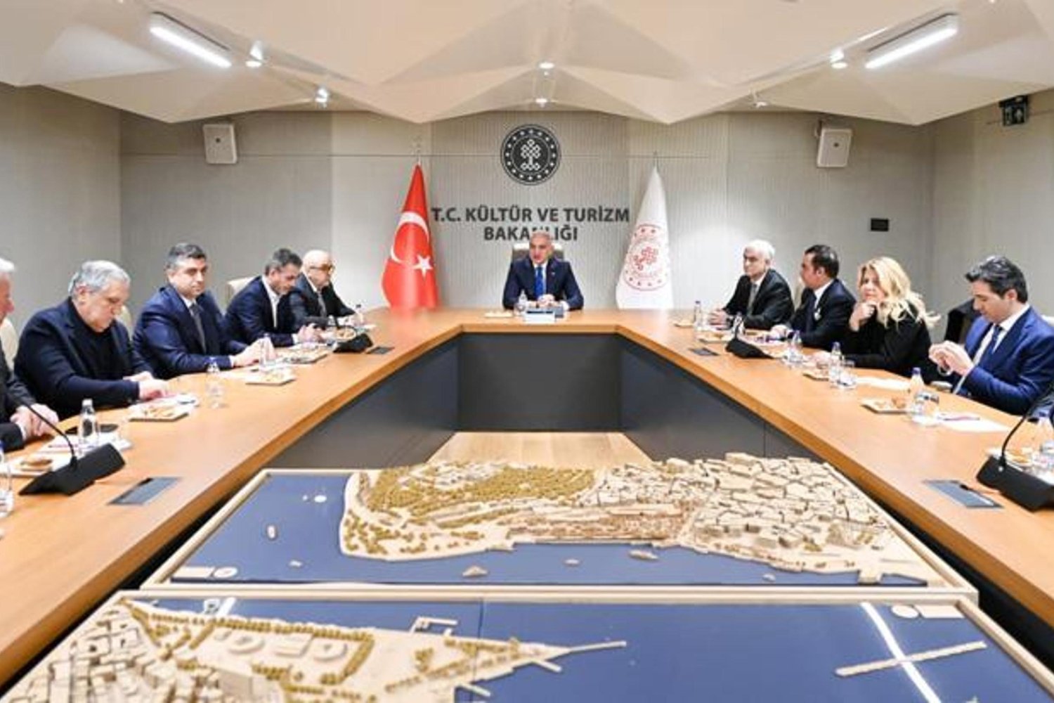 Yönetmenler ve Yapımcılar İstanbul'da Toplandı: Sektör Yeni Destek Modeline Göz Atıyor