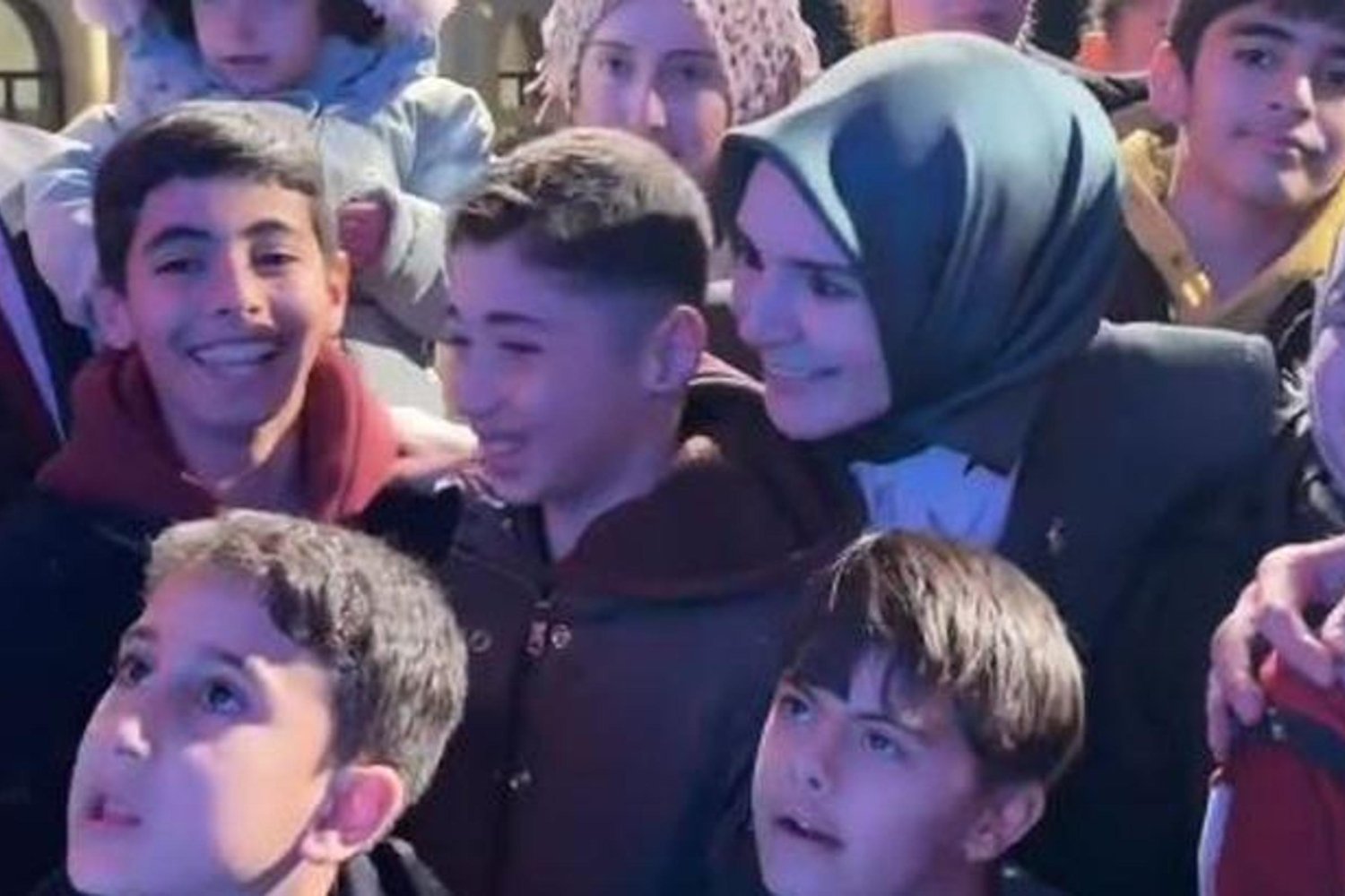 Bakan Mahinur Özdemir Göktaş, Kabe'de Hacılar İlahisiyle Duygulandı