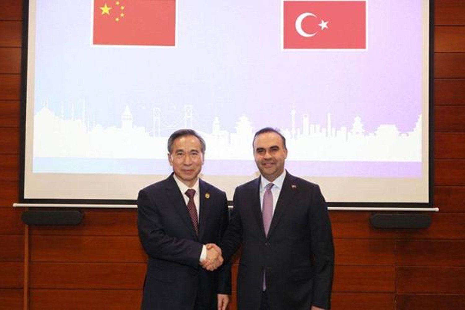 Türkiye-Çin İlişkileri Güçleniyor: Bakan Kacır'dan ABD'den Önemli Paylaşım