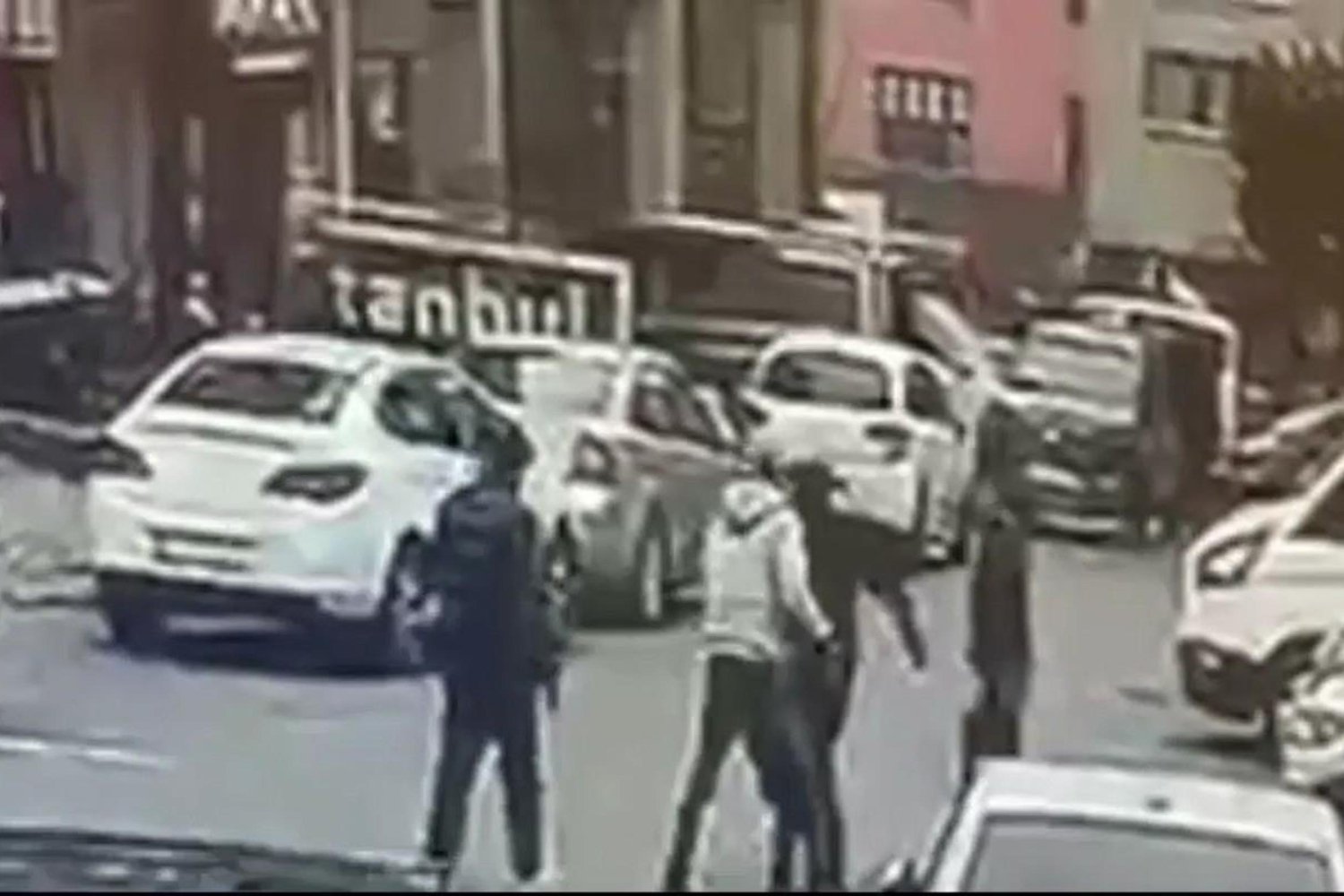 Güngören'de Banka Soygunu: 1.7 Milyon Lira Zorla Alındı!