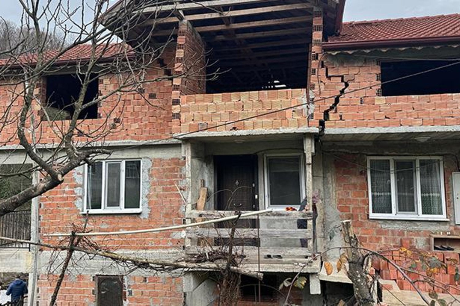 Gözler Fayda: Köyde Toprak Kayması ve Deprem Riskleri Artıyor