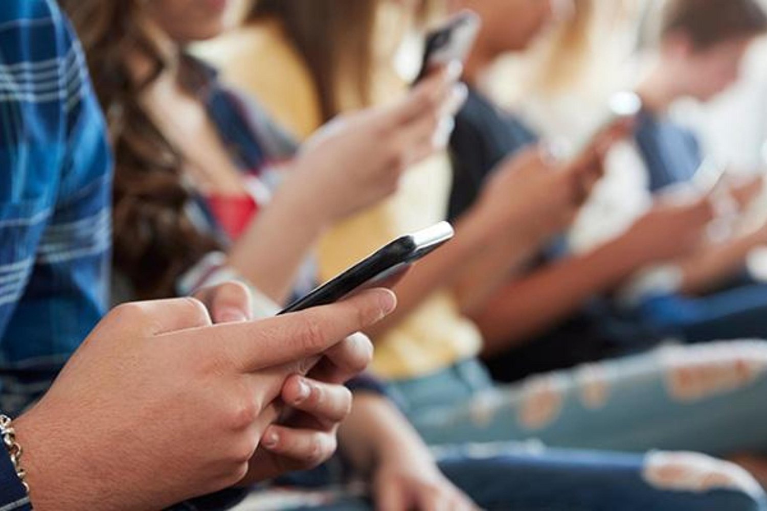 İspanya'dan Sosyal Medya Çalışması: Çocuklar İçin Yasak ve Güçlü Denetimler