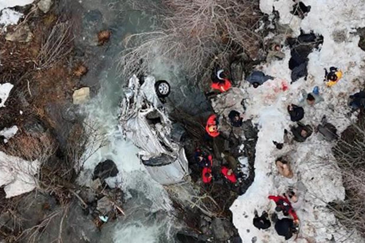 Kavşakta Feci Kaza: Sürücü Direksiyon Hakimiyetini Kaybetti Zanlılar Hayatını Kaybetti