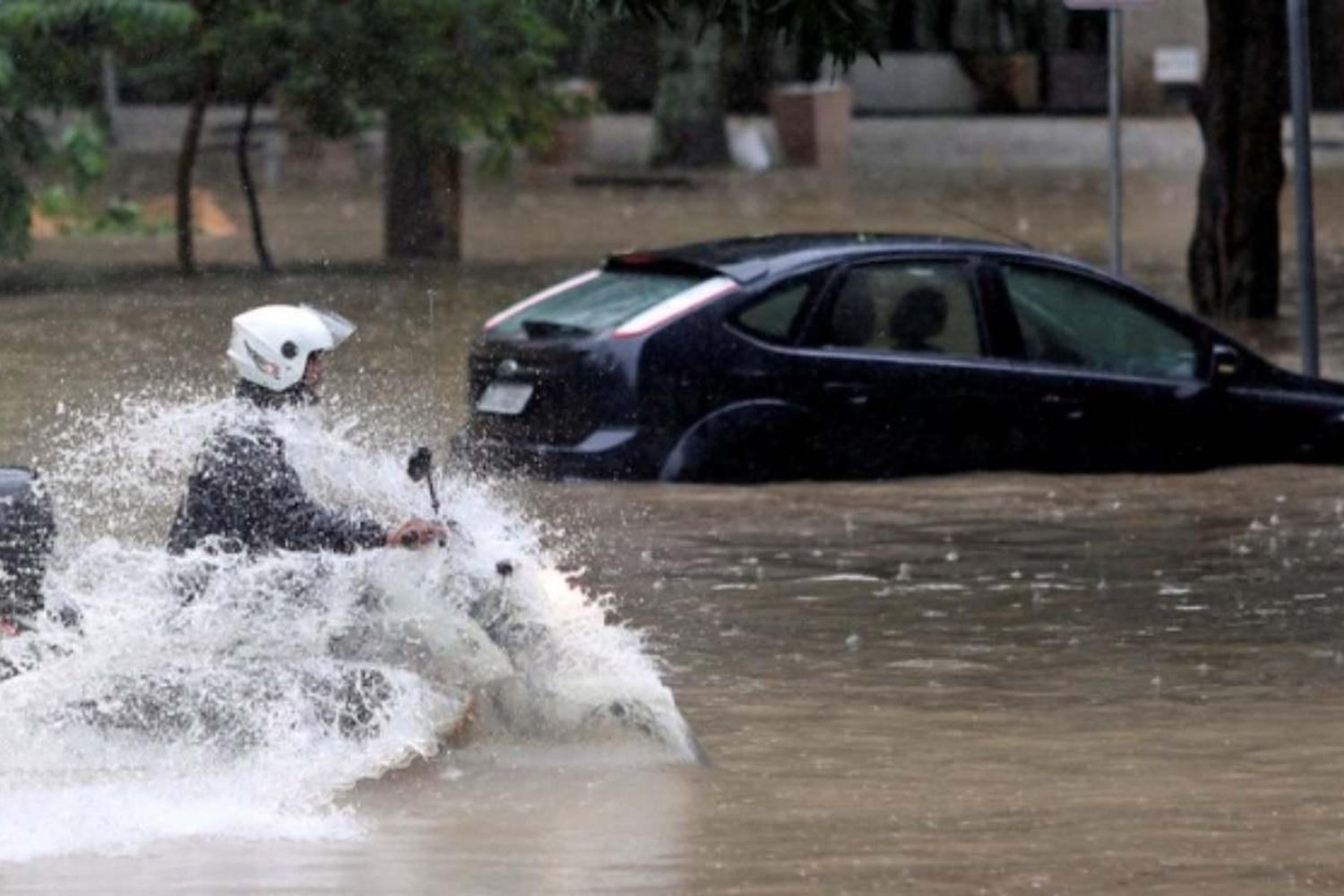 Sel Felaketi Minas Gerais'ta 14 Can Aldı: Juiz de Fora'da Yağışlar Çığır Açtı