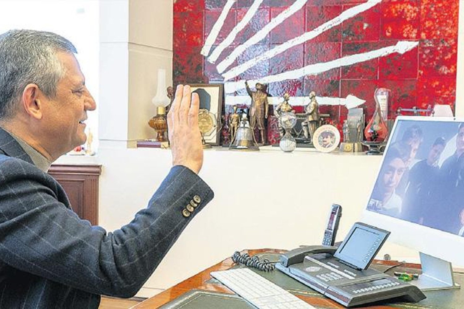 Yasal Düzenlemeler Gereksiz: Belediyelere ve Tutuklulara Anayasa Mahkemesi Tatbiki