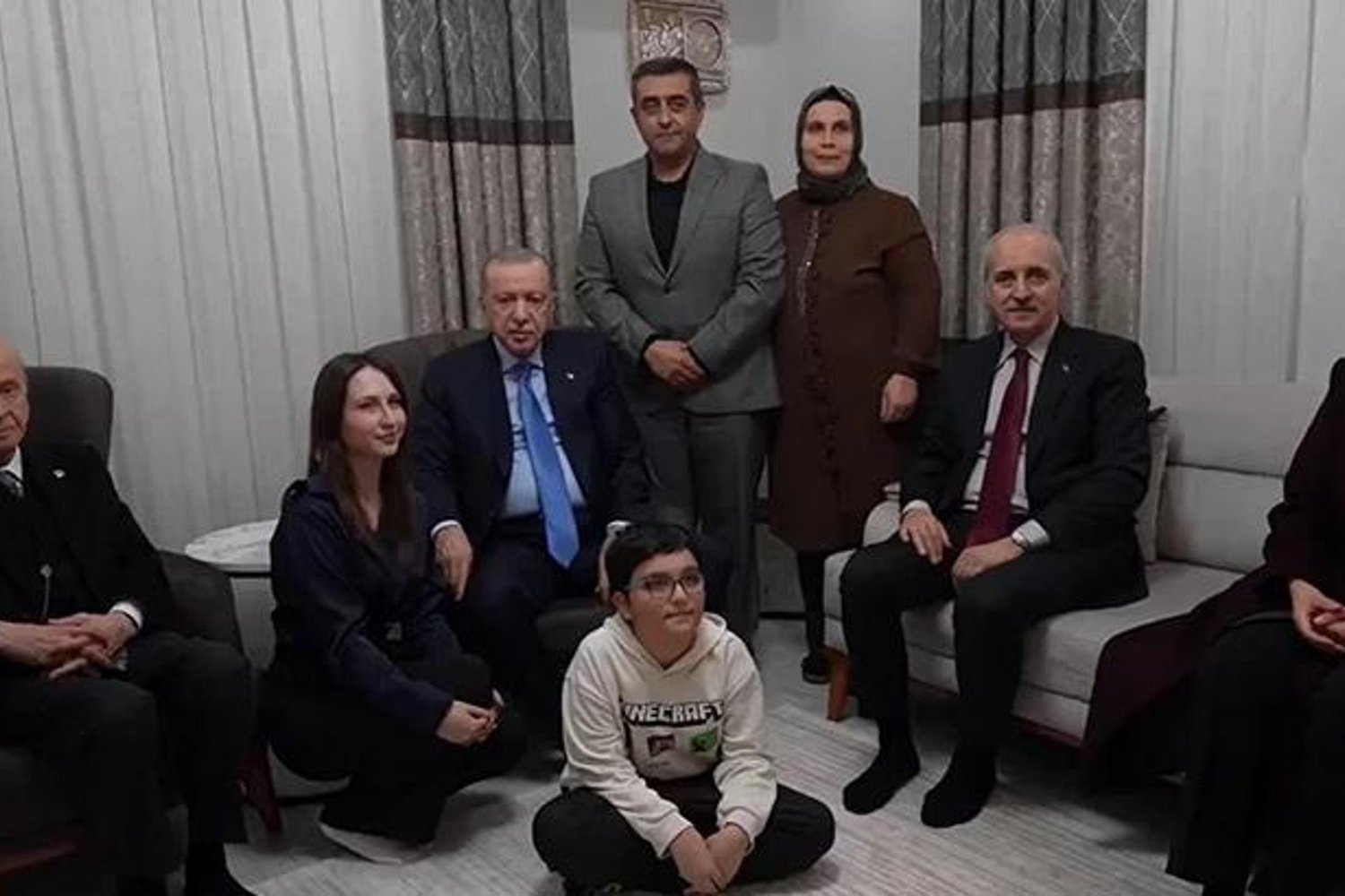 Cumhurbaşkanı Erdoğan'dan Osmaniye Depremzede Aileye Ziyaret: Yeni Evlerinde Mutluluk