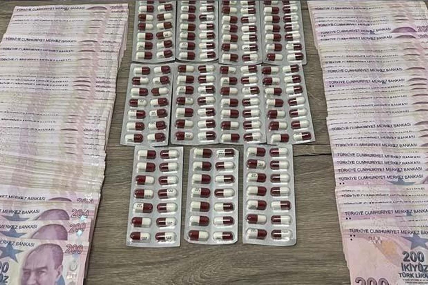 Uyuşturucu Operasyonu Çorum'da 14 Zanlı Gözaltında