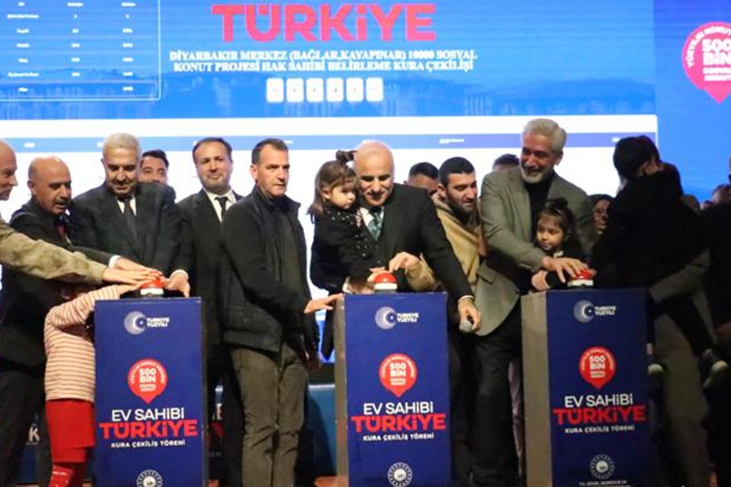 Diyarbakır'da 12 Bin 165 Konut TOKİ Kura Çekimi Yapıldı