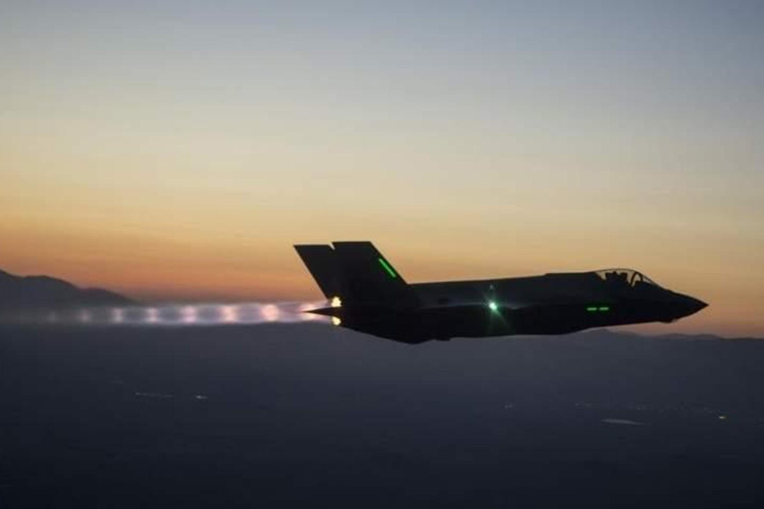 ABD'den Skandal Gerçekleşme: Eski Pilot Çinli Askerlere Eğitim Verdi!