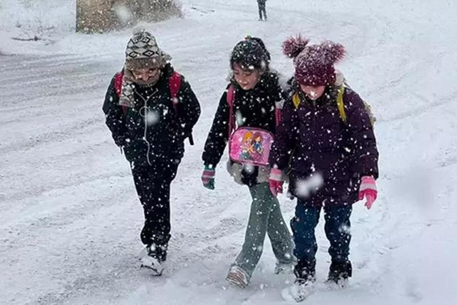 Erzurumda Kar Yağışı Nedeniyle Eğitime 1 Gün Ara