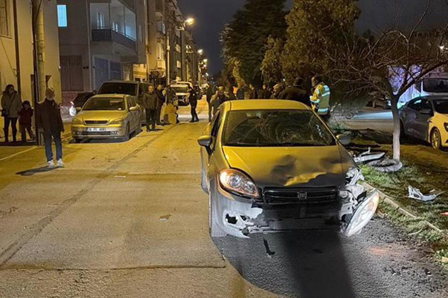 Feci Kaza: Otomobil Elektrikli Bisikletten Seçti! Yaralar Sarılıyor