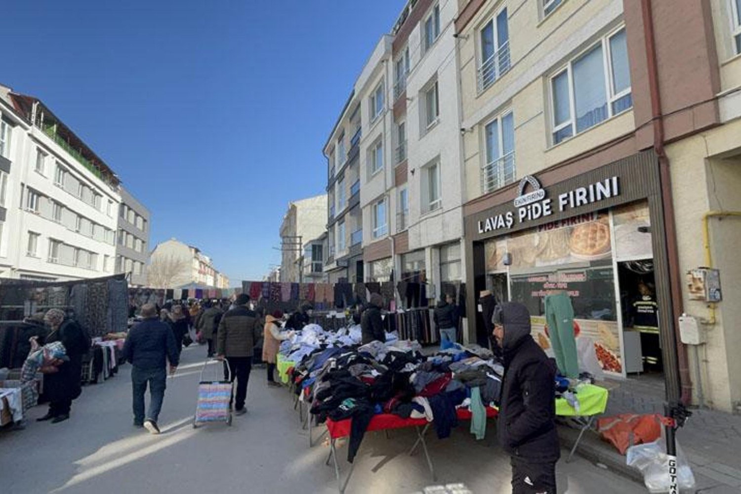 Eskişehir'de Bacadan Yangın: İtfaiye Yaya Giderek Söndürdü