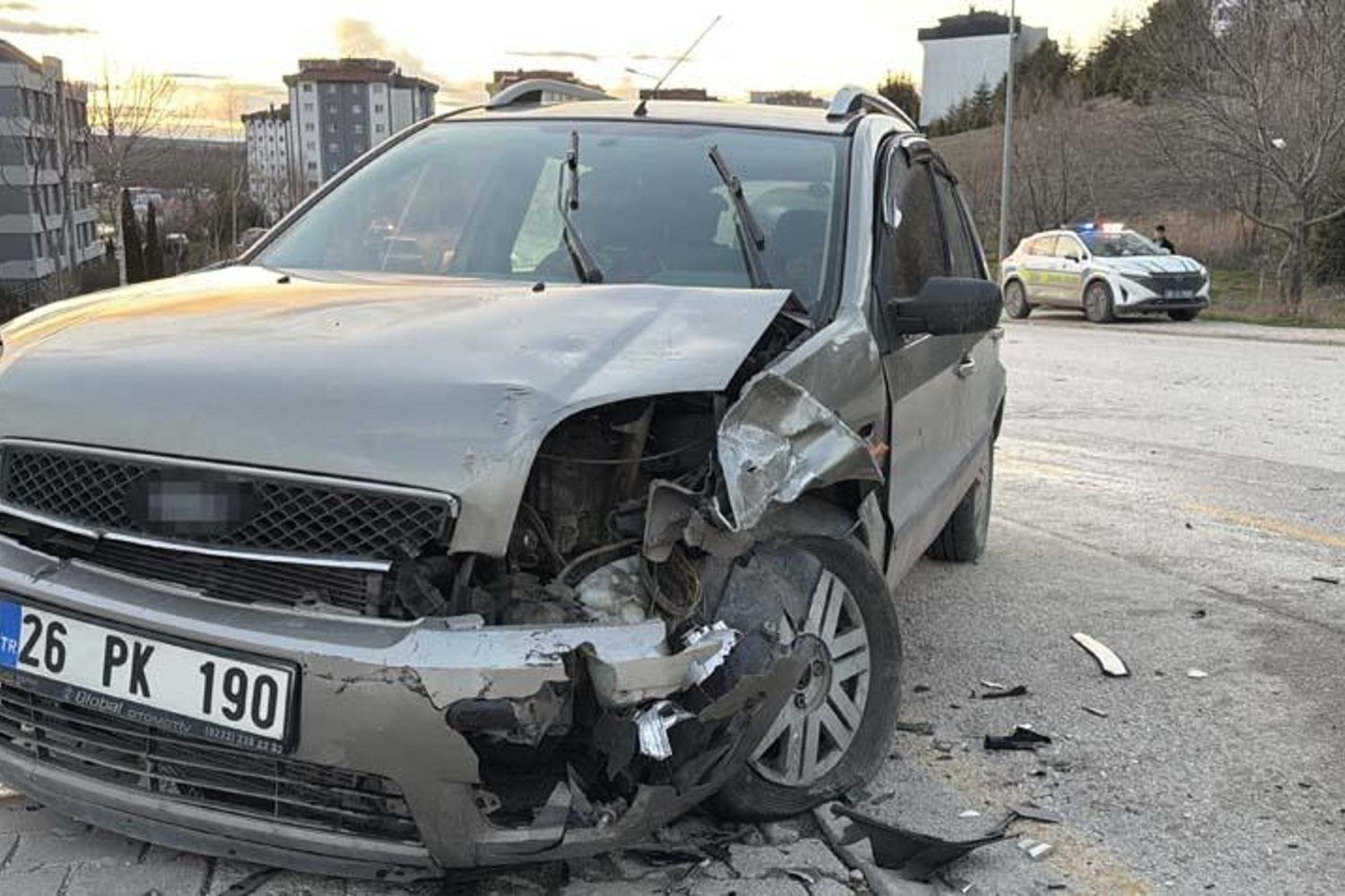 İhlamurkent'te Trafik Kazası: 3 Yaralı ve Ağırlıkla maddi hasar