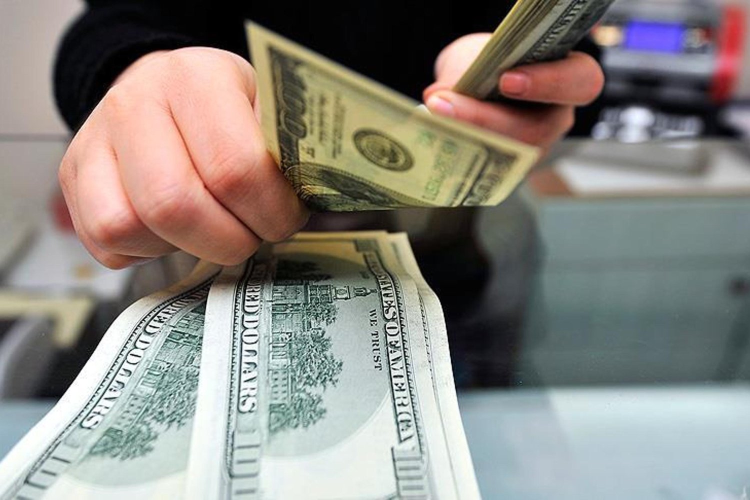 Yüksek Döviz Varlığı ve Yükümlülük Artışları Türkiye Ekonomisini Etkiliyor