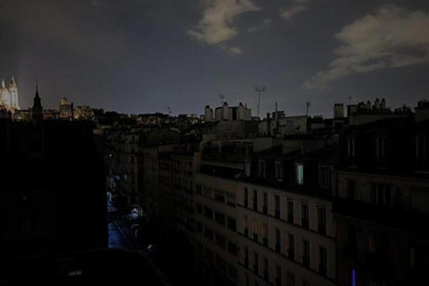 Fransa'da Korkutan Doğal Afet Alarmı: Rüzgar, Sel ve Çığ Tehlikesi