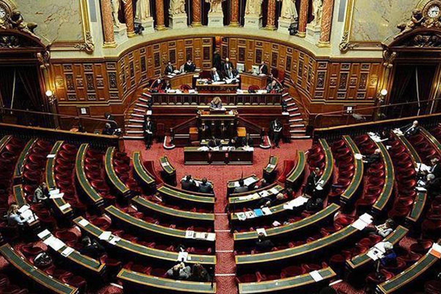 Fransa'da CRIF Akşam Yemeği ve Yahudi Karşıtlığı Tartışmaları