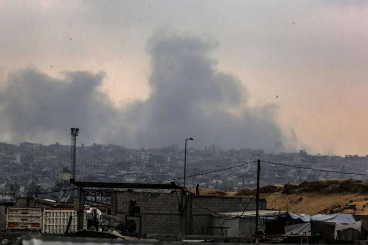 Gazze’de İsrail Saldırıları Artarken Yüzlerce Sivil Hayatını Kaybetti