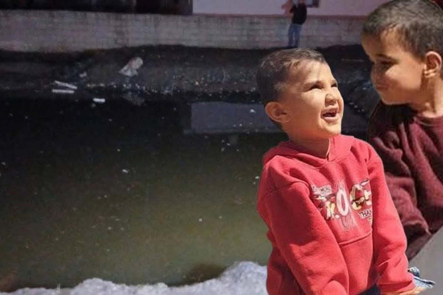 Deprem Güçlü etki: Kırıkhan'da Çocuklar inşaat çukuruna düştü, baba kurtarmaya çalıştı