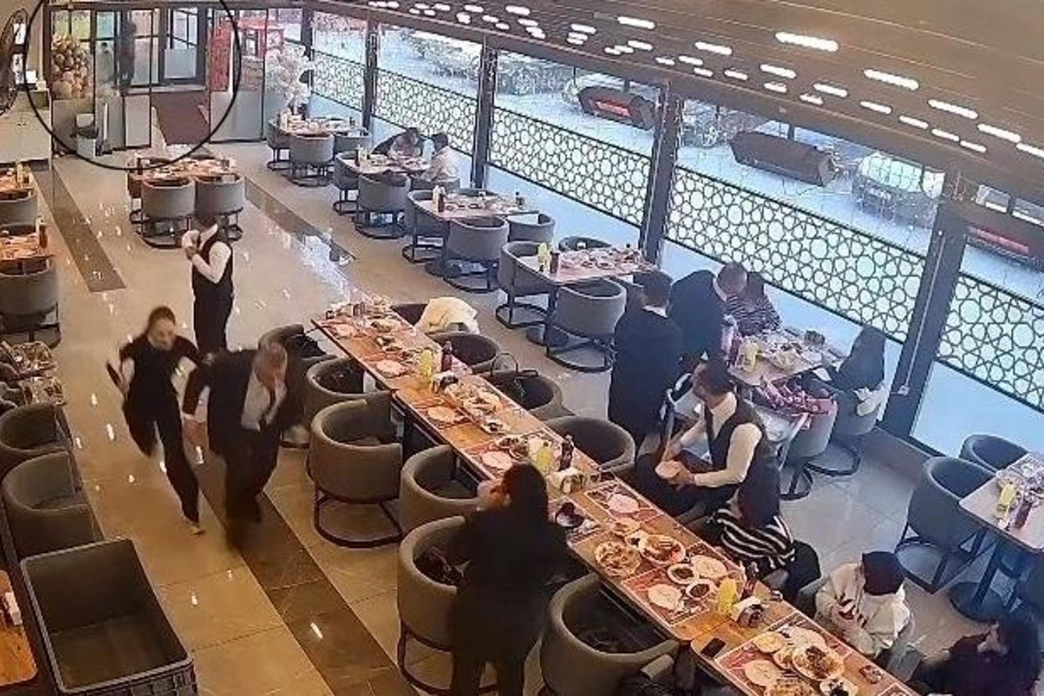 Silahlı saldırı şoku: İş yerinde korku dolu anlar