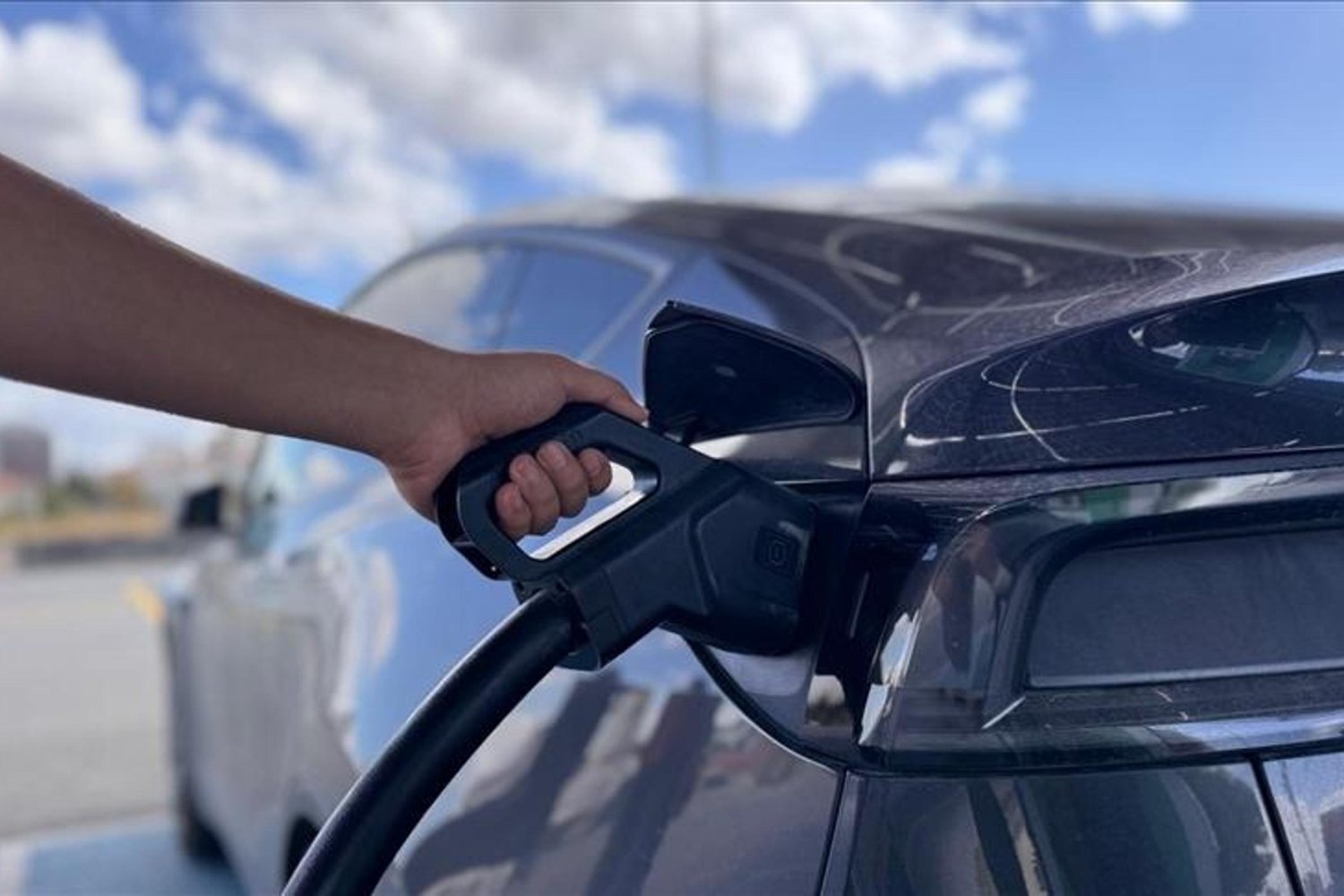 Elektrikli Otomobil Satışları Türkiye'de Hızla Artıyor: Yüksek Gelişmeler