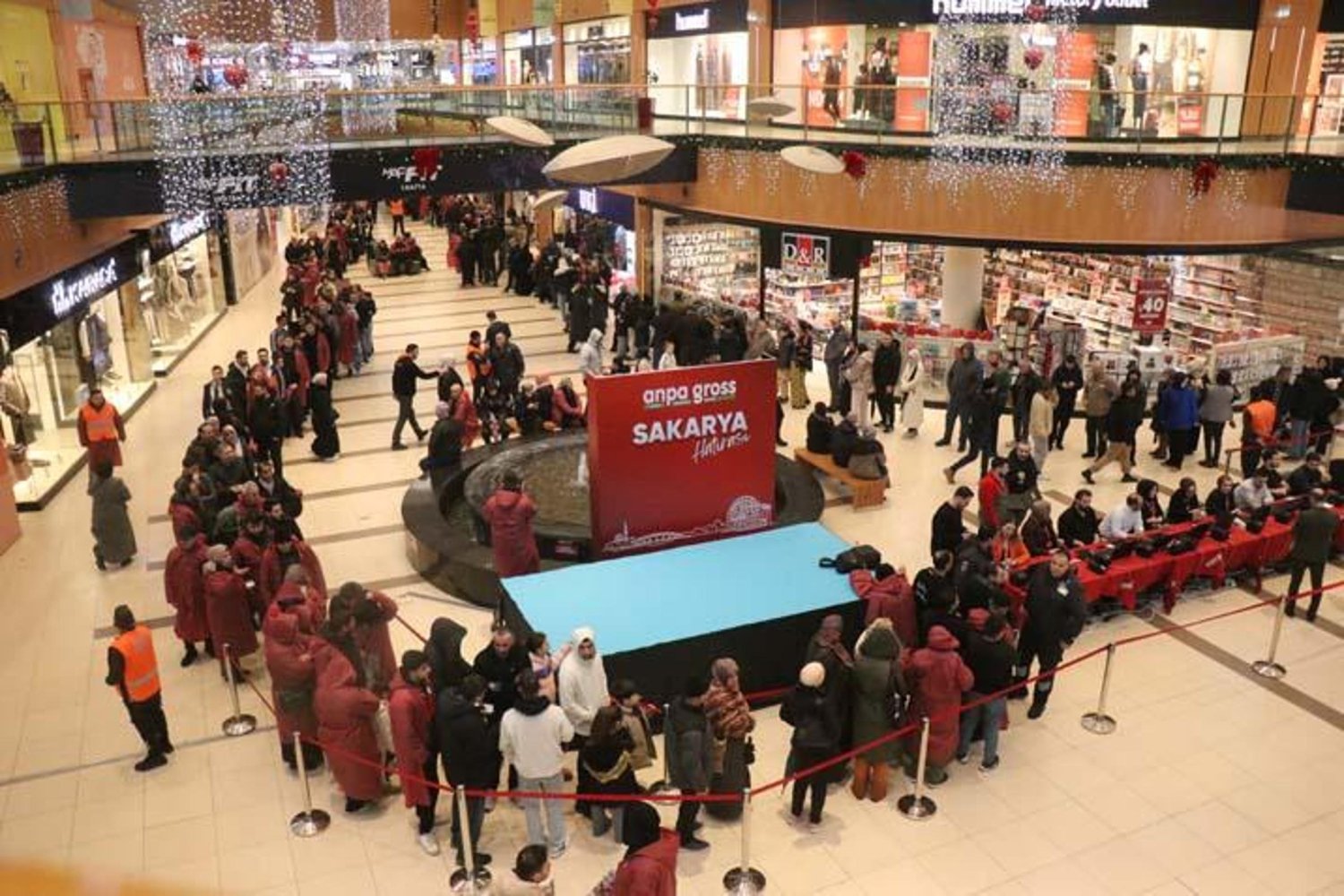 Sakarya'da Büyük Açılış ve Teknoloji İndirimleriyle Dikkat Çekti