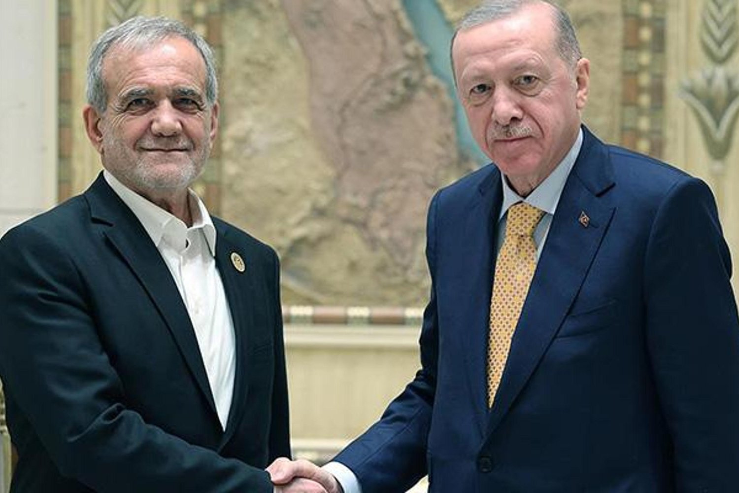 İran'dan Pezeşkiyan: Diplomasi Çabaları ve Bölgesel Gelişmeler