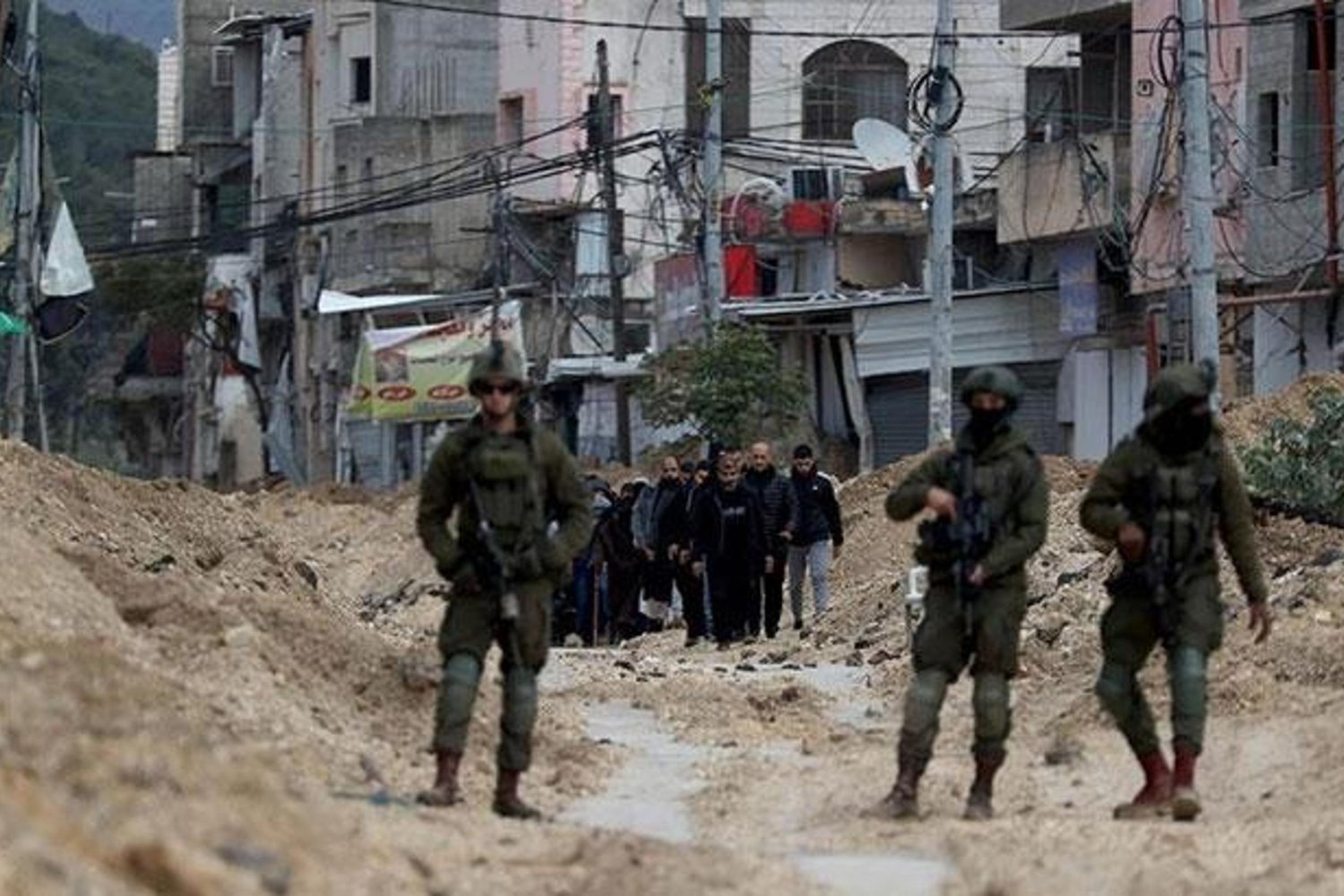 Batı Şeria'da Yollara Kontrol: Yoğun Trafik ve Altkapılar Kapandı