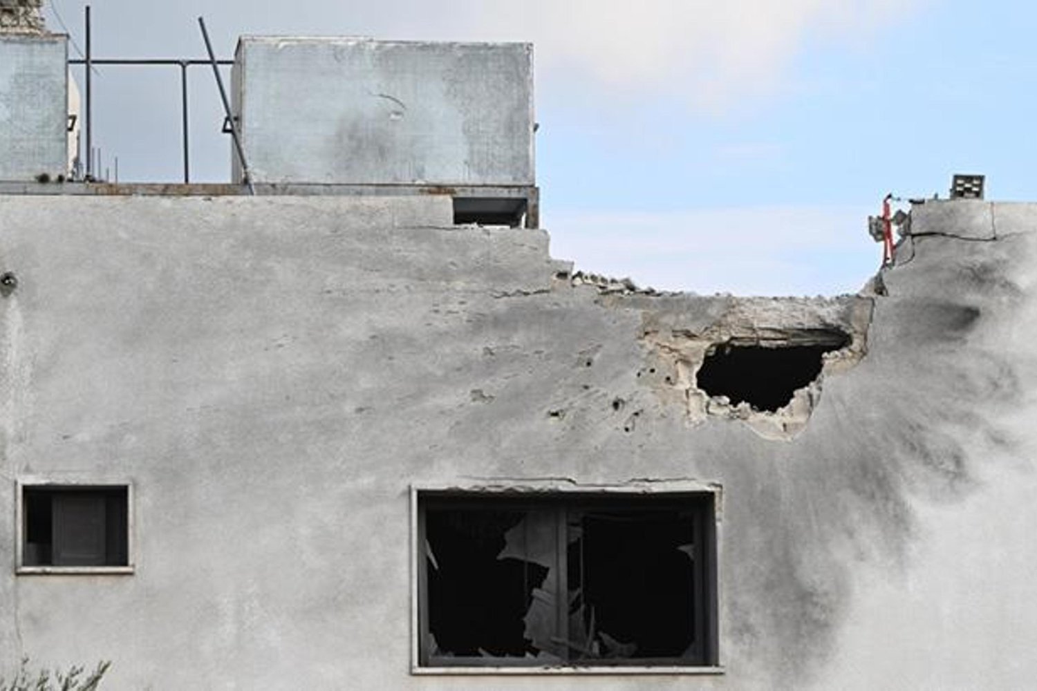 İsrail Lübnan'a Saldırmaya Devam Ediyor: Ateşkes İhlalleri Artıyor