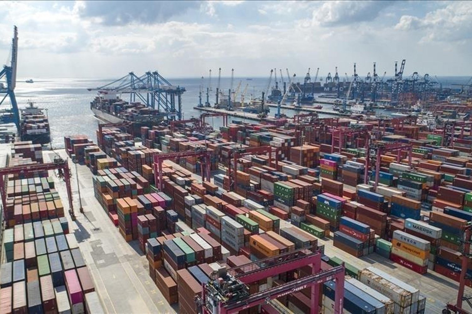 İhracatta Dev Adım: Yılın İlk Ayında 166 Ülkeye 1,2 Milyar Dolarlık Başarı